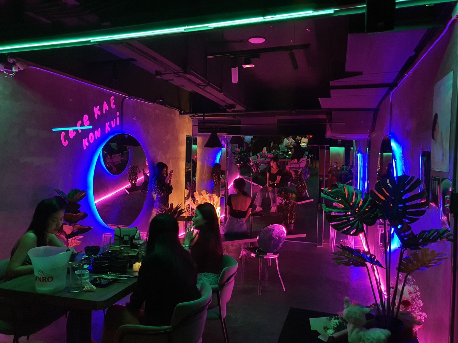 Give the point of the Korean bar locations in Bangkok.